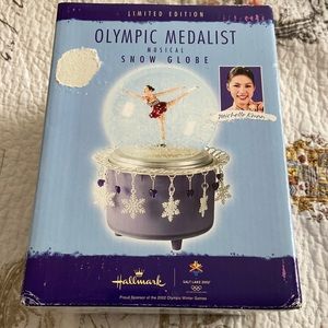 Michelle Kwan limited edition snow globe NEW!